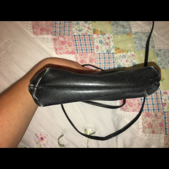 Clearance 🛍 Vintage black small fossil crossbody. - Picture 4 of 7